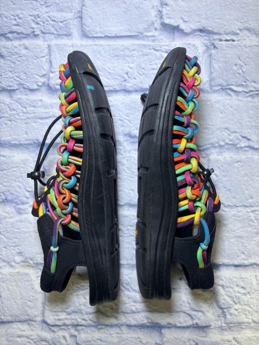 KEEN Uneek Tie-Dye Slip-On Sandals Womens 7 US Colorful Paracord Drawstring - Picture 9 of 13